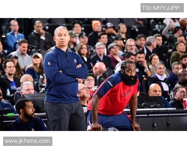 哈登缺席快船遭重创杰伦格林首秀狂砍29分泰伦卢教练危机加剧