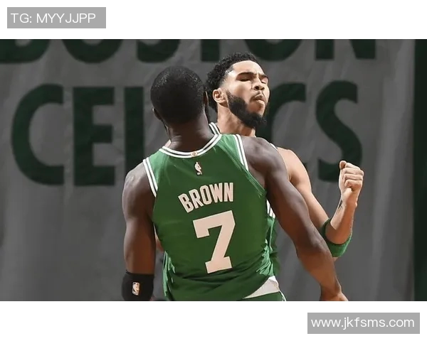 凯尔特人双探花稳定表现领跑NBA新赛季，塔图姆布朗组合成进攻体系核心